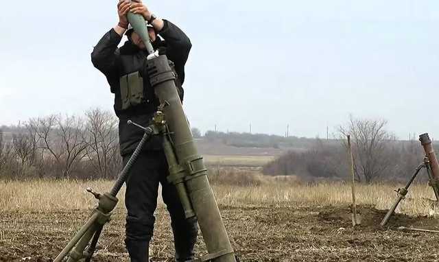 На Донбассе террористы обстреляли жилые кварталы Водяного