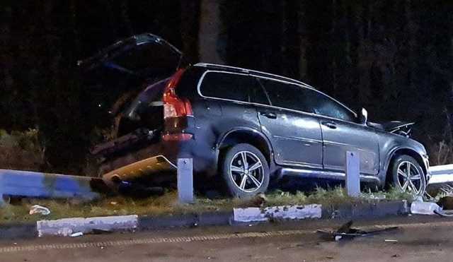 Людей выбросило из салона, авто разорвало: под Киевом произошло жуткое ДТП