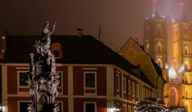 В Польше запретили людям выходить на улицу в Новый год