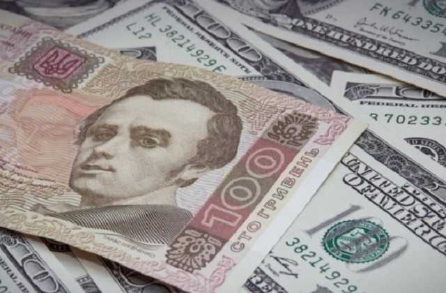 Курс доллара продолжил снижение на межбанке после резкого роста