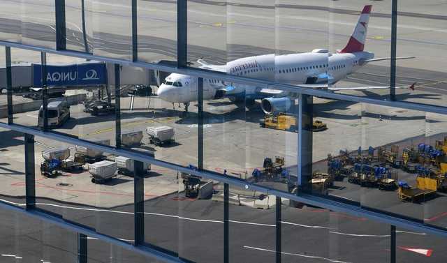 Швеция снимет запрет на рейсы из Британии, но будет требовать результат COVID-теста