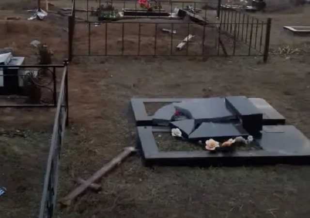 На Николаевщине вандалы осквернили 100 могил