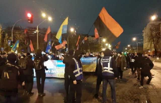 В Украине проходят марши в честь дня рождения Бандеры