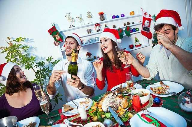 Есть ли шанс заразиться коронавирусом в гостях во время рождественских праздников — исследование