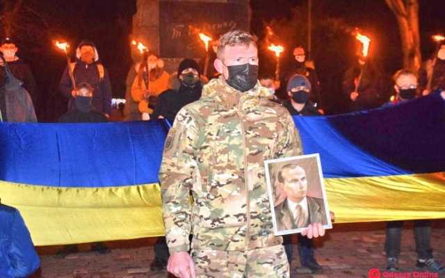 В Одессе зажгли факелы в честь Степана Бандеры