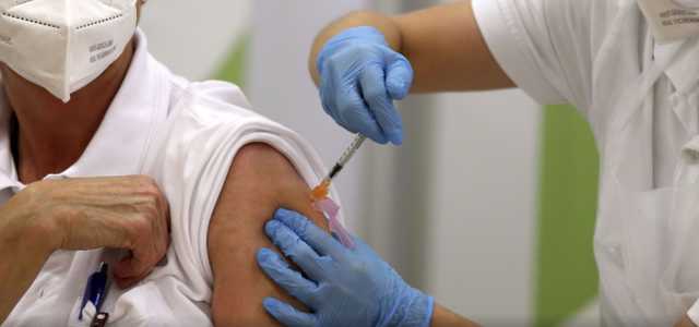 Рекордная вакцинация: Израиль стал лидером в мире по темпам прививок от COVID-19