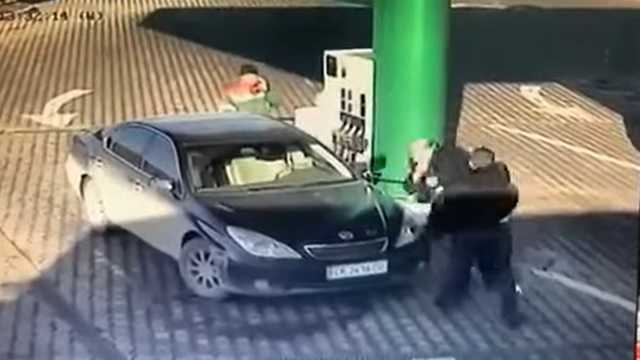 Неизвестный избил экс-главу Черновицкого облсовета Мунтяна: говорит, что перепутал