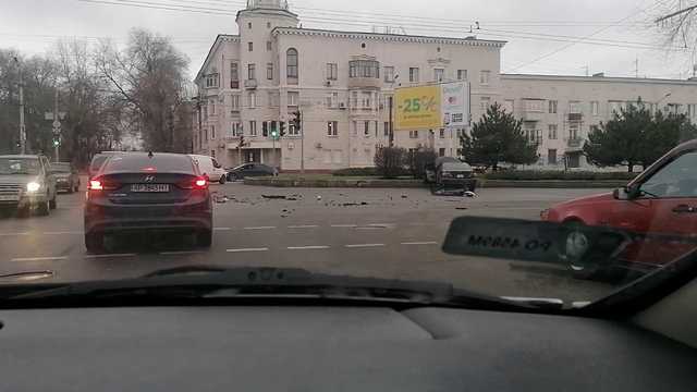 Детали машин разлетелись по дороге: серьёзное ДТП в Запорожье