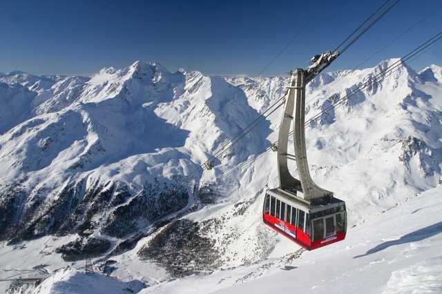 В італійських Альпах під лавиною загинули ексбанкір та його дружина