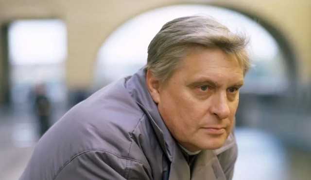 86-летний звезда "Служебного романа" Басилашвили экстренно госпитализирован с COVID-19