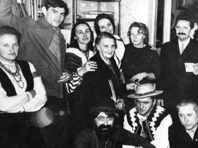 СБУ открывает советские архивы о спецоперациях КГБ против "националистических колядников"