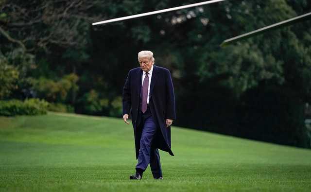 Трампа заблокировали уже 12 платформ и соцсетей