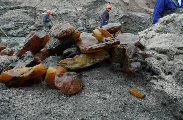 В Ровенской области объявили войну янтарщикам: что происходит в регионе