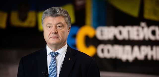 Facebook заблокировал личную ботоферму Порошенко