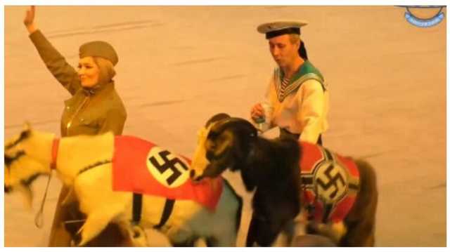 В российском цирке на арену вывели коз и обезьян со свастикой