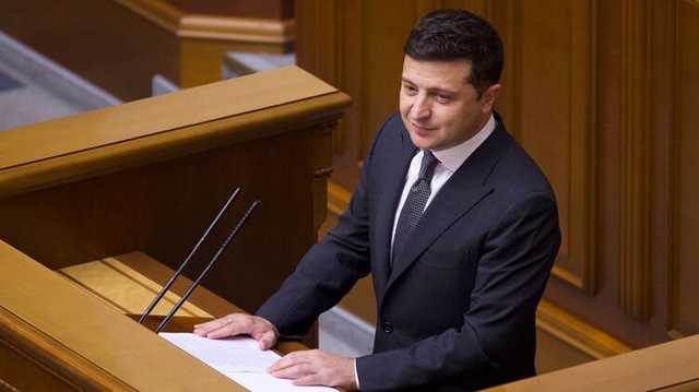 Зеленский подписал закон, который дает госслужащим право работать до 70 лет