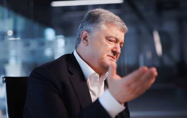 "Порох, тварь е**ная": Порошенко обругали в аэропорту