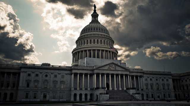 Сенат начнет рассматривать импичмент Трампа через час после инаугурации Байдена