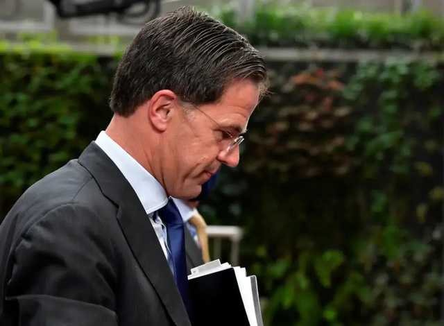 В Нидерландах правительство подало в отставку из-за налогового скандала