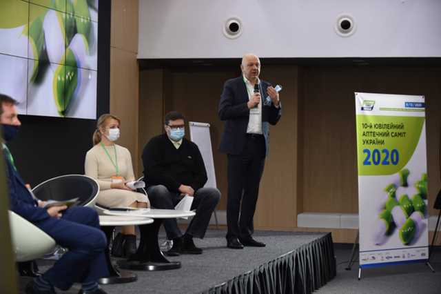 Операція "Вакцинація". Хто в Офісі президента відповідає за головну проблему 2021 року?