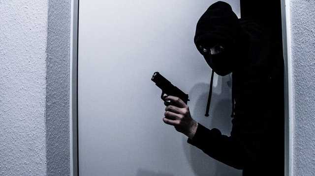 В Киеве на Печерске из квартиры владелицы турагентства вынесли миллион гривен