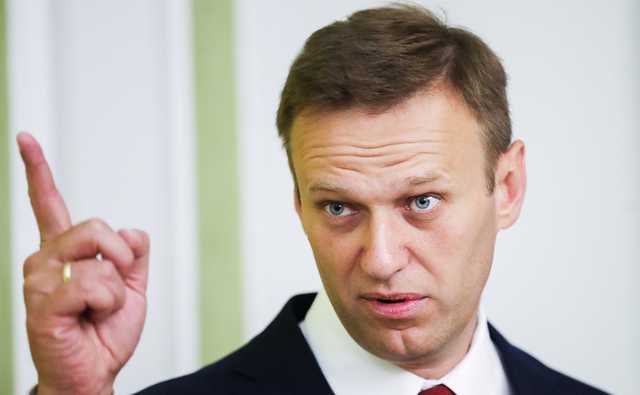 Навальному устроили выездной суд в отделе полиции: первые кадры