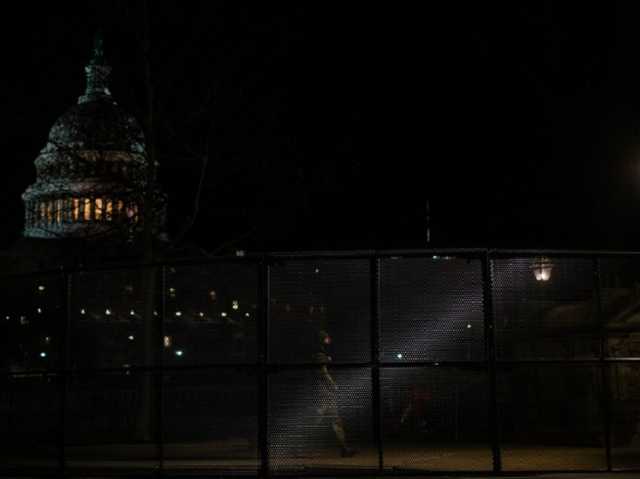 У США в паніці скуповують зброю перед інавгурацією Байдена: магазини не встигають запасатися