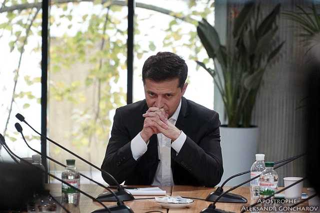 Между молотом и наковальней: почему у Зеленского не могут остановить "тарифный майдан"