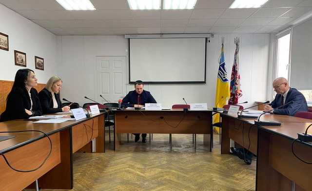 Полиция расследует гибель депутата Черкасского горсовета в частной клинике после косметической операции