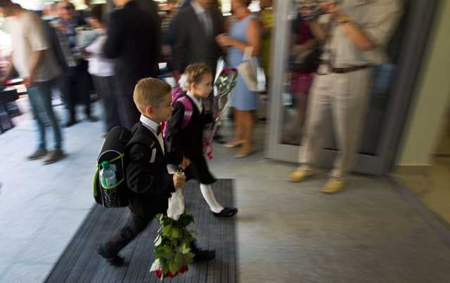 Усі учні шкіл Києва повернуться на навчання з 25 січня