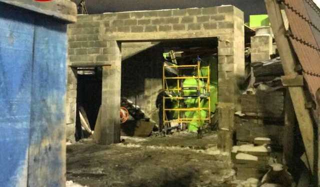 В Киеве на строителей упала крыша