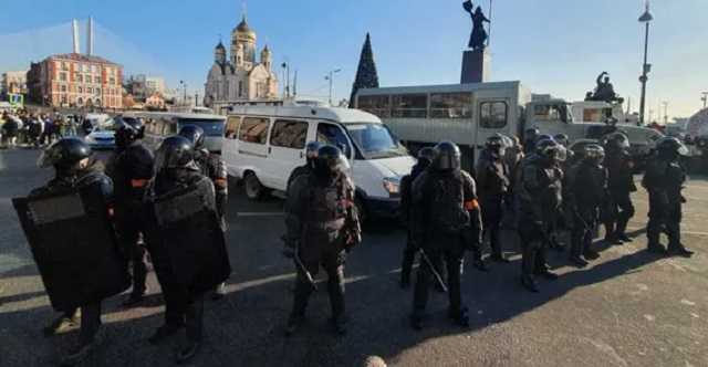 В России столкновения ОМОНа с протестующими, прозвучали выстрелы