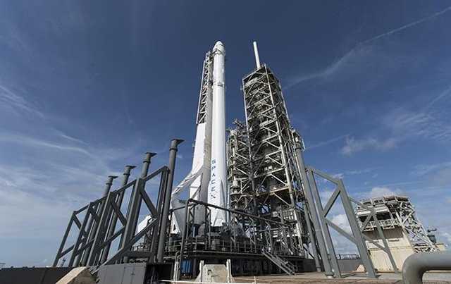   Falcon 9    -  
