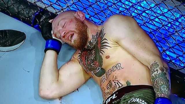 Порье одолел Макгрегора, нокаутировав его во втором раунде