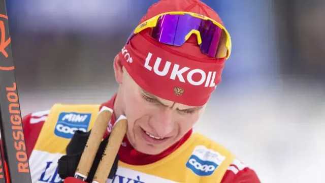 Россиянин ударил лыжной палкой соперника. Сборную России дисквалифицировали