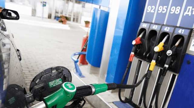 За последний месяц прошлого года в Украине резко уменьшились запасы топлива - Госстат