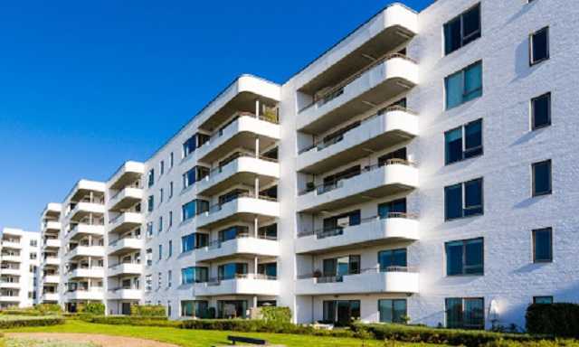 Кто будет дольше собирать на квартиру, украинец или поляк: интересная статистика