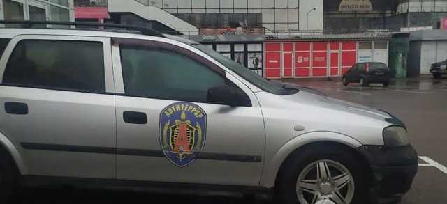 Владелец авто с символикой ФСБ обвинил в "порче" киевских копов: подробности скандала