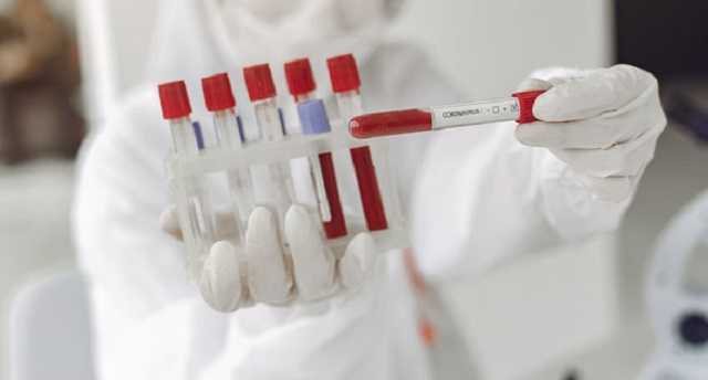 В Украине за сутки госпитализировали более 2 тысяч человек с COVID-19