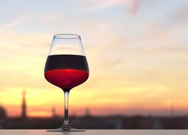 В Украине ввели новые цены на вино: сколько теперь стоит бутылка