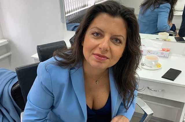 Топ-пропагандистка Путина Симоньян появилась в оккупированном Донецке и похвасталась фото