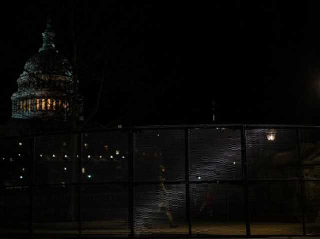 У США для посилення безпеки хочуть обнести Капітолій огорожею