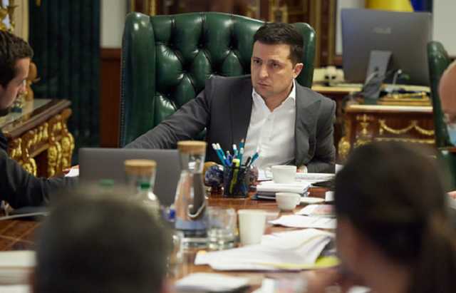 Президентский рейтинг Зеленского снова упал