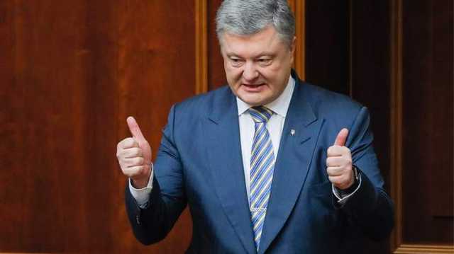 При мне такого не было: Порошенко приветствовал санкции против каналов Медведчука
