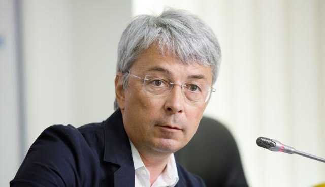 Ткаченко о блокировании трех телеканалов: они иностранная пропагандистская машина