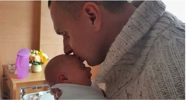 Стало известно, кто родил дочь Олегу Сенцову