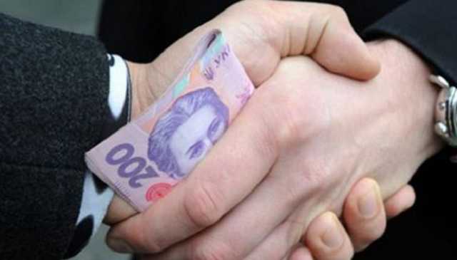 Студенти хмельницького вишу «здавали» екзамен, поповнюючи банківську картку чоловіка викладачки