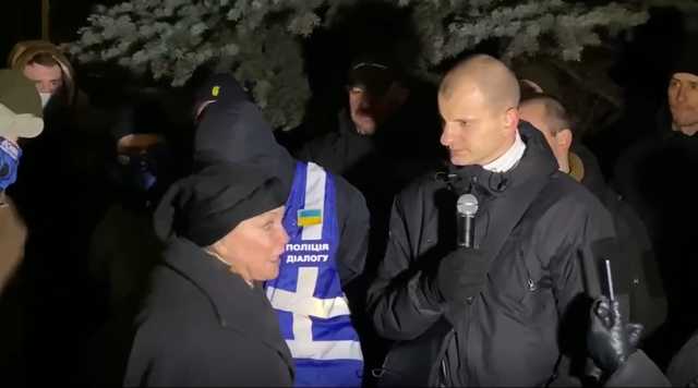 Актрису Титаренко пришедшую защитить «русский мир» под телеканал «Наш» прогнали нецензурной кричалкой