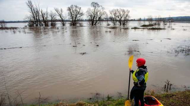Спасатели предупредили о подъеме уровня воды и подтоплениях на Закарпатье