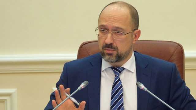 Вакцинация – билет к возвращению привычной жизни, – Шмыгаль о том, когда Украина победит COVID